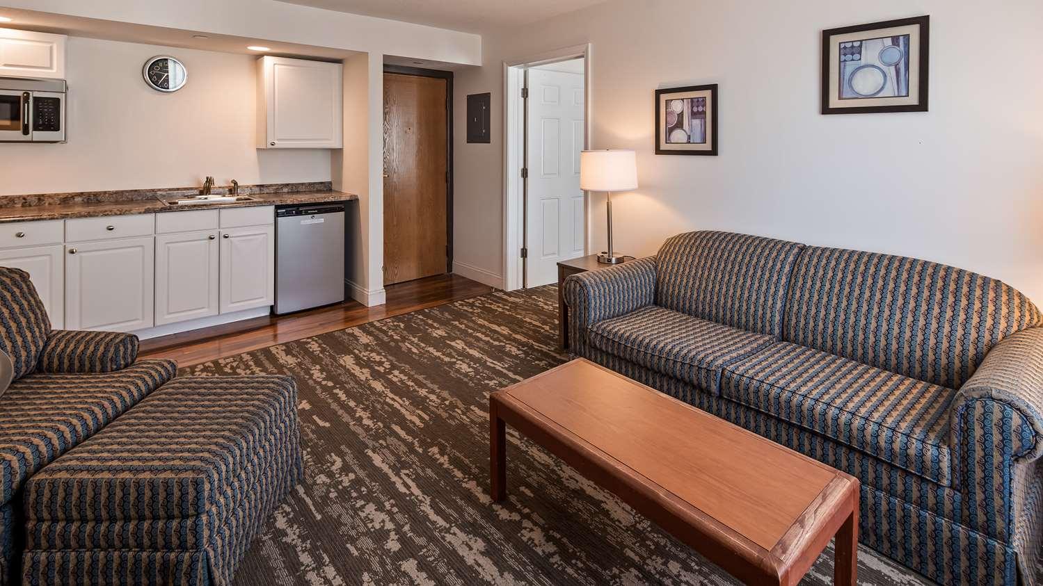 Charlevoix Inn & Suites Surestay Collection By Best Western Exterior foto